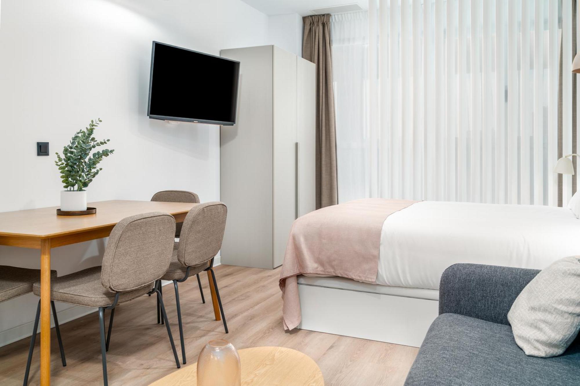 Limehome Valencia Carrer D'Antonio Ferrandis Valência Exterior foto