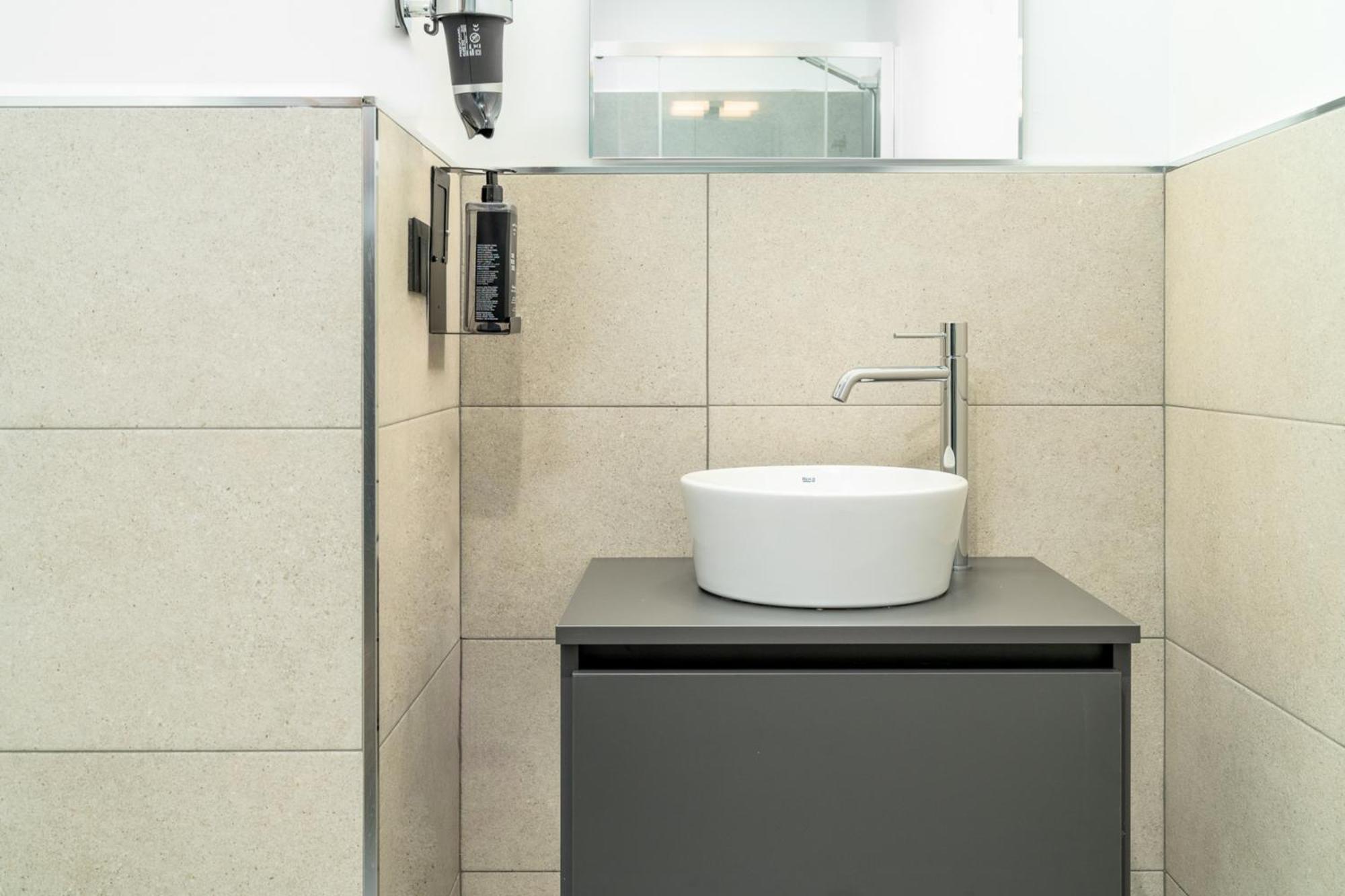 Limehome Valencia Carrer D'Antonio Ferrandis Valência Quarto foto